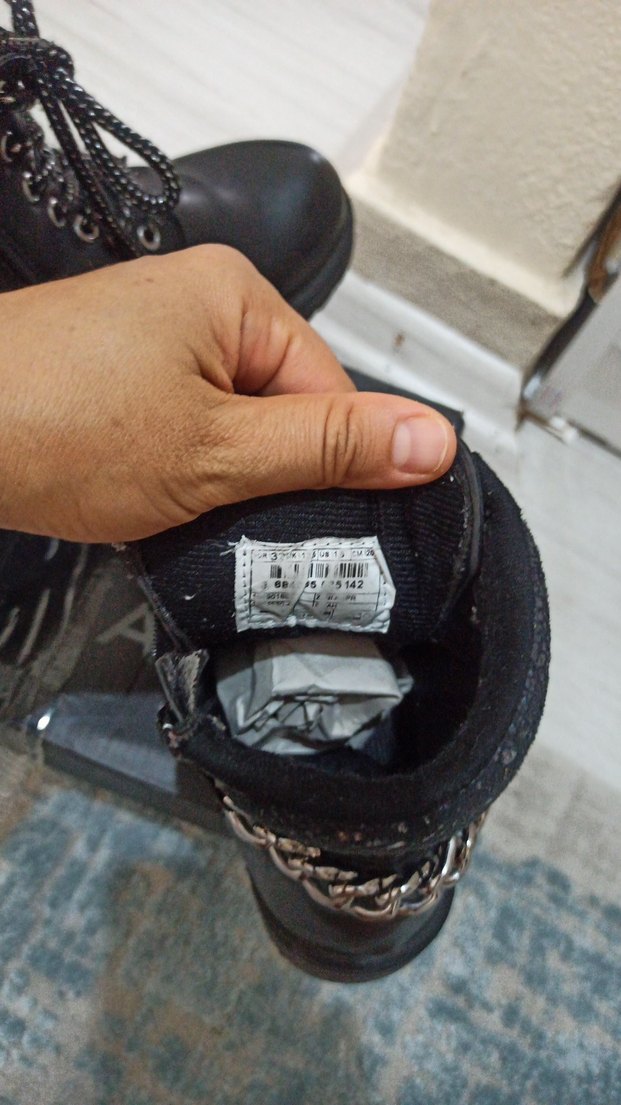 Zincir Detaylı Siyah Yılan Desenli Deri Bot - Görsel 4