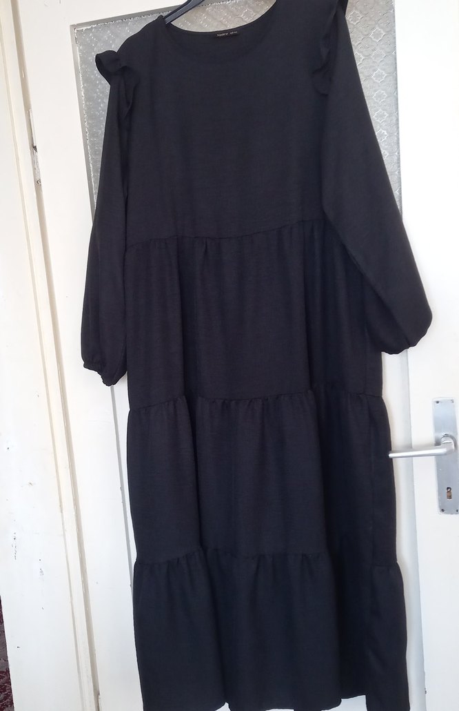 Uzun Kollu Siyah Keten Fırfırlı Elbise - Görsel 2