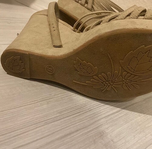 37 Beden Dolgu topuklu ayakkabı