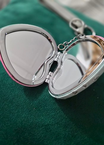 Renkli Unicorn Desenli Kalp Çift aynalı kapaklı Anahtarlık - Görsel 3