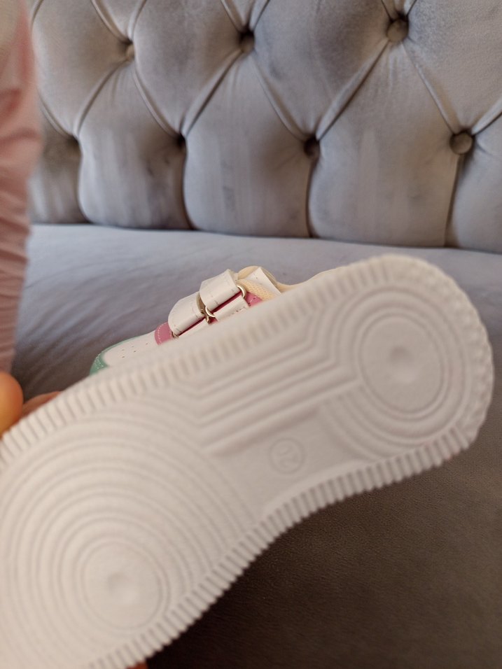 Kız Çocuk Pastel Renkli Tokalı Spor Ayakkabı - Görsel 4