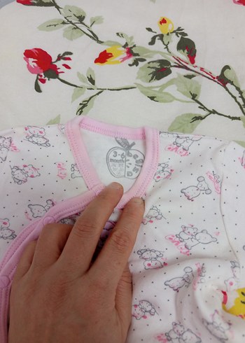 Düğmeli Pembe Baskılı Bebek Kız Tulumu - Görsel 3