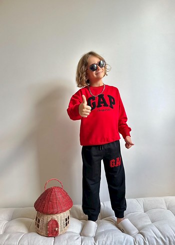7 Yaş Beden Kırmızı GAP Erkek Çocuk Sweatshirt ve Eşofman