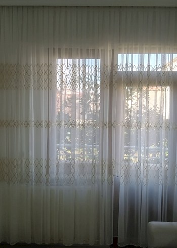 Altın Yaldızlı Nakışlı Tül Perde - Görsel 4