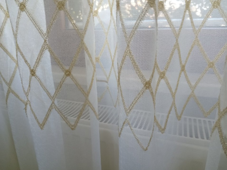Altın Yaldızlı Nakışlı Tül Perde - Görsel 2