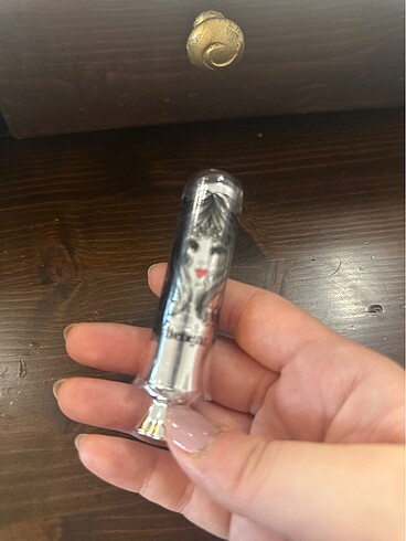 Benefit Cosmetics Benefit Lip Balm