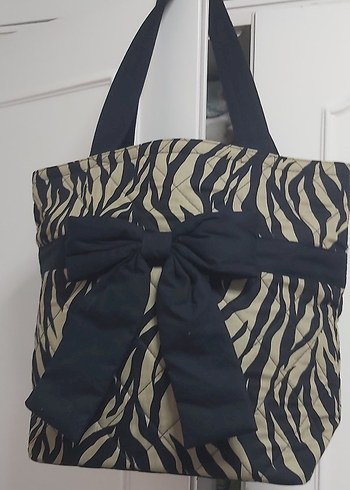 Zebra Desenli kapitone kumaş Kol Çantası.