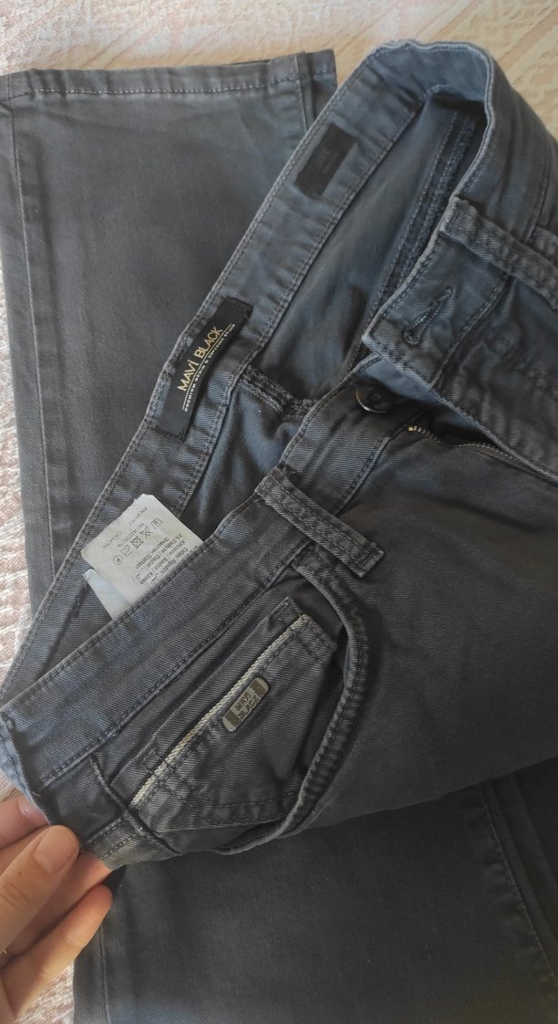 Gri Kemerli Normal Kesim Kadın Kot Pantolon - Görsel 2