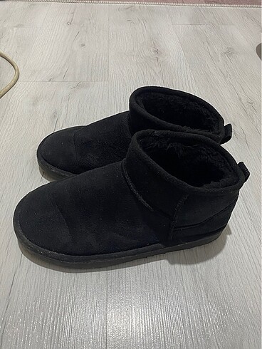 38 Beden siyah Renk ugg bot