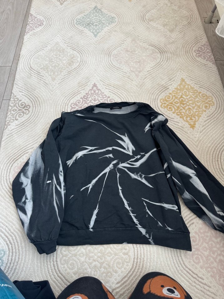 Kadın Siyah Batik Desenli Bol Kesim Sweatshirt - Görsel 3