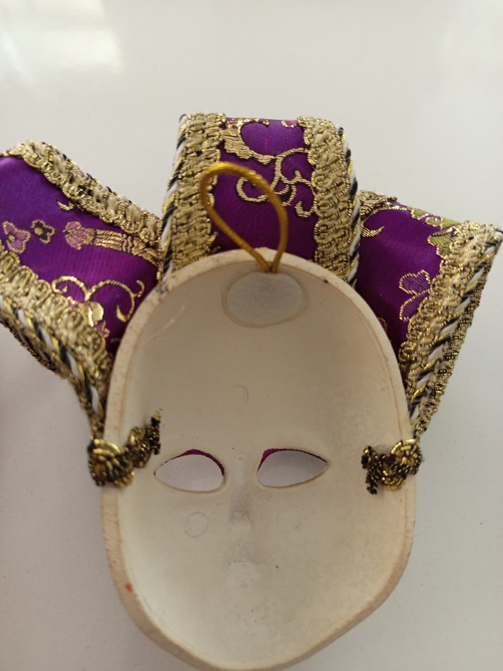 Mor ve Altın Renkli Karnaval Maskesi - Görsel 4