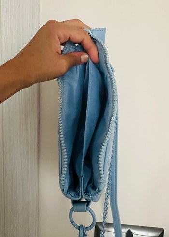 Zincir Detaylı Mavi Deri Kadın Çanta - Görsel 3