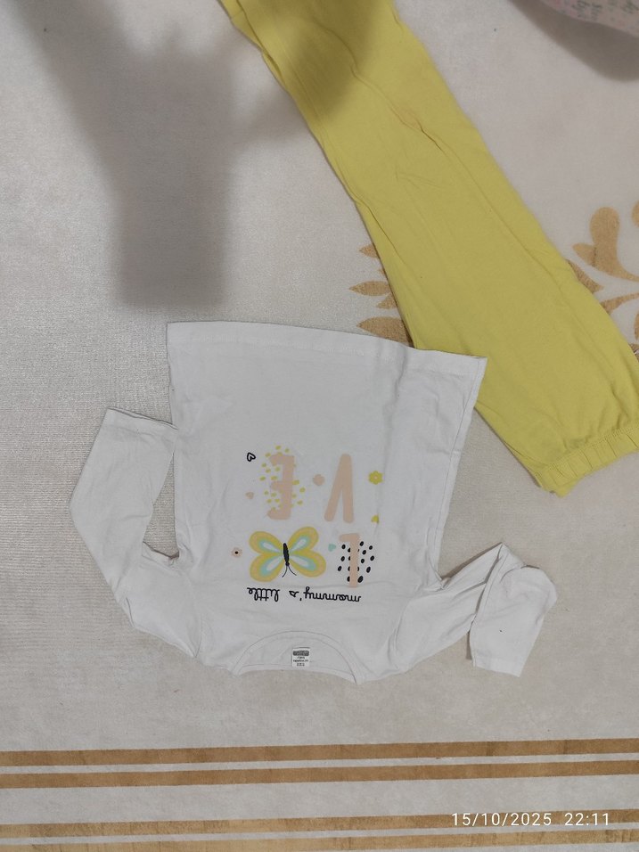 Sarı Baskılı Uzun Kollu Bebek Kız Takımı - Görsel 4