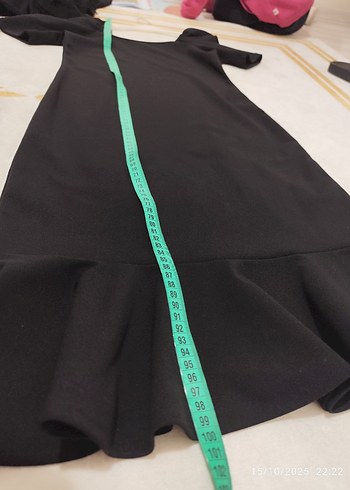 Siyah Kısa Kollu Fırfırlı Midi Triko Elbise - Görsel 2