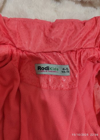 Kız Çocuk Pembe Kapüşonlu Kürklü Mont - Görsel 4