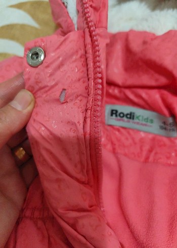 Kız Çocuk Pembe Kapüşonlu Kürklü Mont - Görsel 5