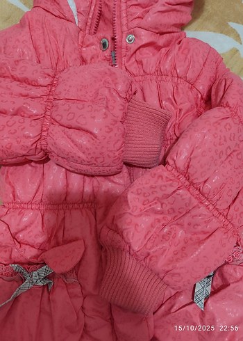 Kız Çocuk Pembe Kapüşonlu Kürklü Mont - Görsel 3