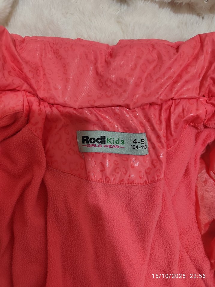 Kız Çocuk Pembe Kapüşonlu Kürklü Mont - Görsel 4