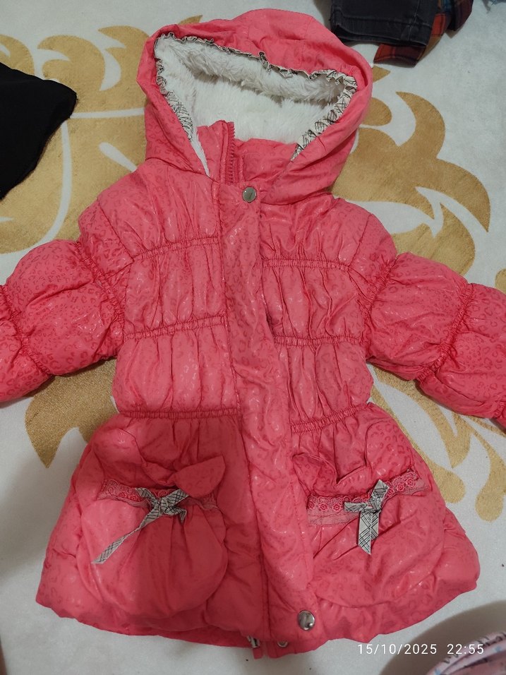 Kız Çocuk Pembe Kapüşonlu Kürklü Mont - Görsel 2