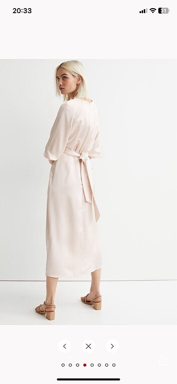 H&M H&M kuşaklı saten elbise