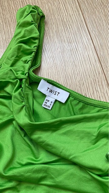 s Beden Twist top