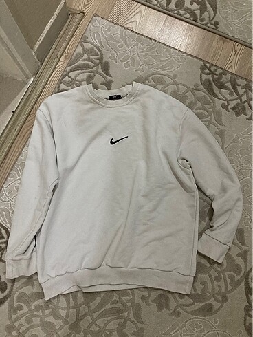 nike sweatshirt