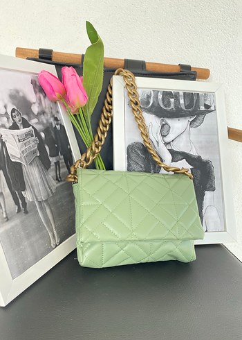 Zincir Detaylı Pastel Yeşil Deri Çanta - Görsel 4