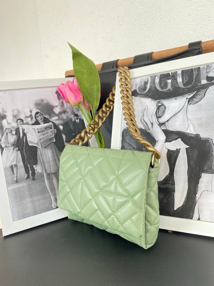 Zincir Detaylı Pastel Yeşil Deri Çanta - Görsel 3