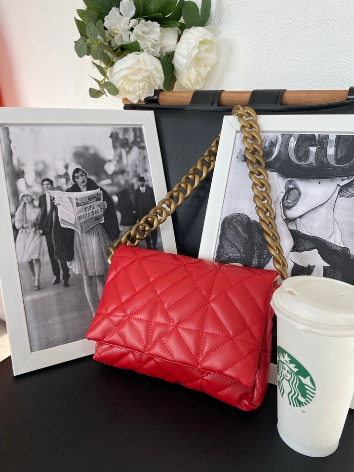 Zincir Detaylı Kırmızı Deri Kadın Çanta - Görsel 4