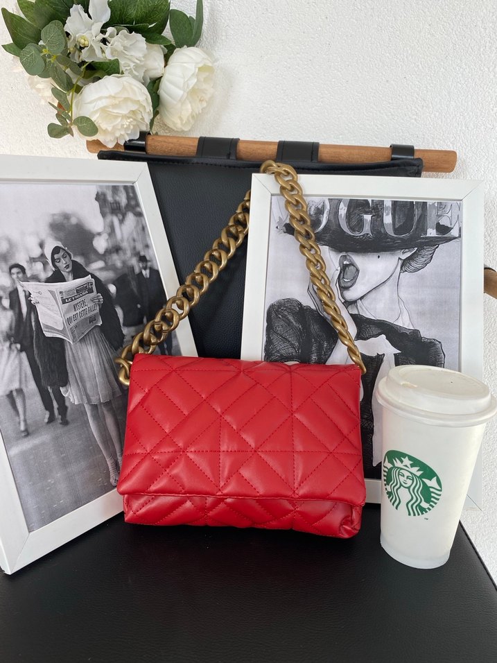 Zincir Detaylı Kırmızı Deri Kadın Çanta - Görsel 3