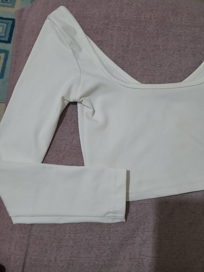 Uzun Kollu Beyaz U Yaka Kadın Bluz - Görsel 2