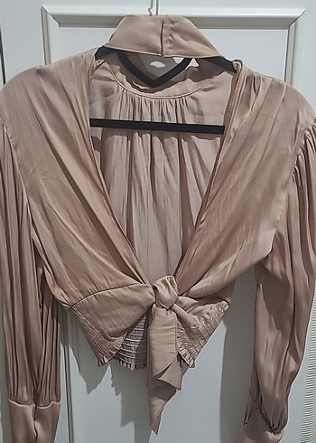 Bej Pilili Yaka Detaylı Uzun Kollu Kadın Bluz - Görsel 2