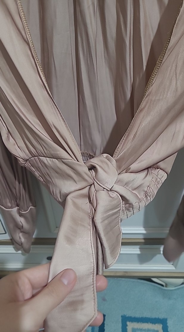 Bej Pilili Yaka Detaylı Uzun Kollu Kadın Bluz - Görsel 3