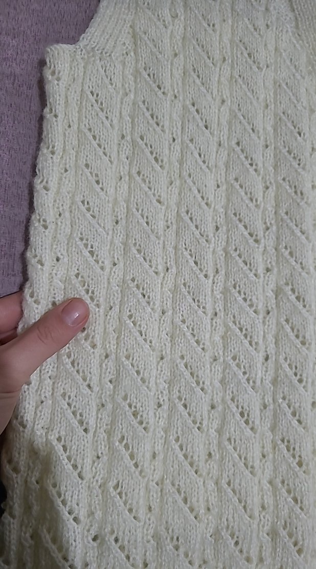 Kadın Gri Örgü V Yaka Kolsuz Yelek - Görsel 2