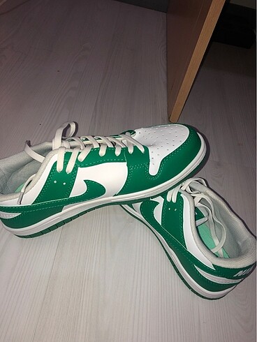 Nike Nike yeşil spor ayakkabı