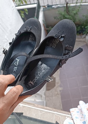 32 Beden siyah Renk Tokalı Siyah ve Gri Baskılı Kız Çocuk Ayakkabısı