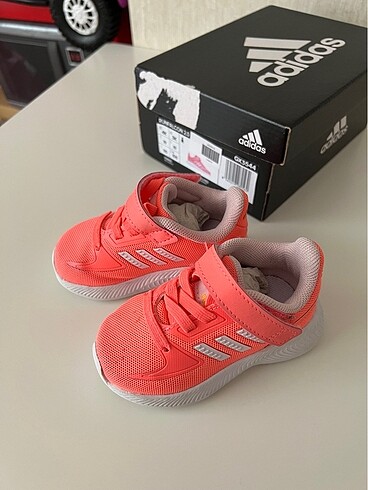 Adidas bebek