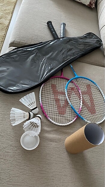Badminton