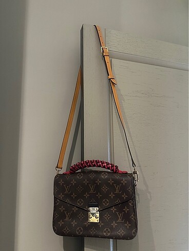 Kadın omuz çanta. Pochette Metis modeli