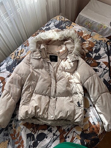 Bershka Şişme mont