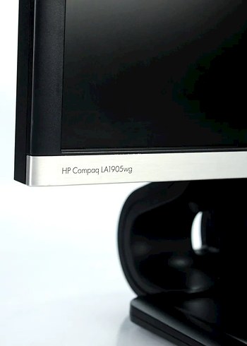 HP LA1905WG 19-INCH LCD Monitor Ekran - Görsel 4