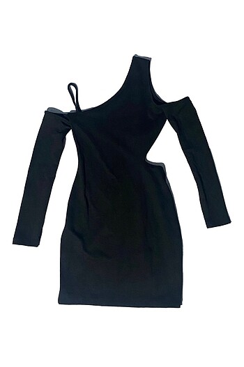 siyah beli cut-out detaylı örme elbise