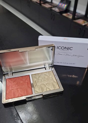 Bej Işıltılı İkonik Allık ve Aydınlatıcı Seti