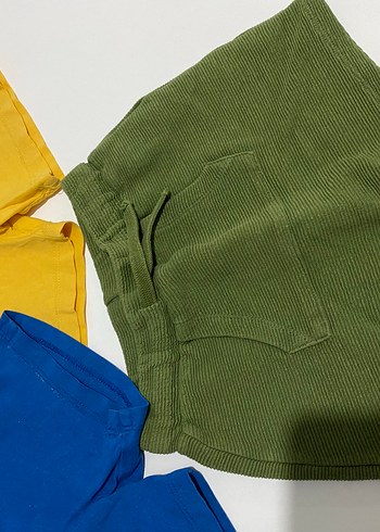 4 Yaş Beden Sarı Pilili Erkek Şort