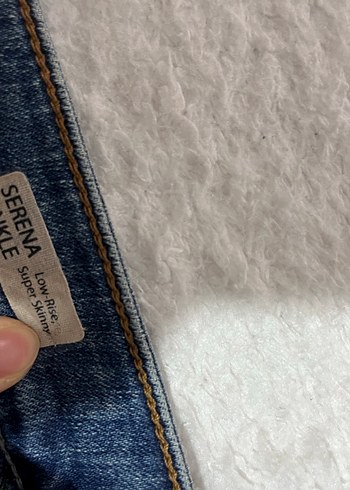 Mavi yırtık detaylı cepleri boncuklu jean - Görsel 2