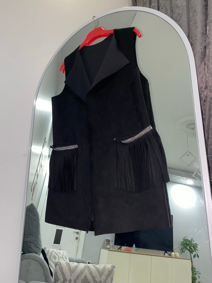 Püsküllü Siyah Kolsuz süet yelek - Görsel 2