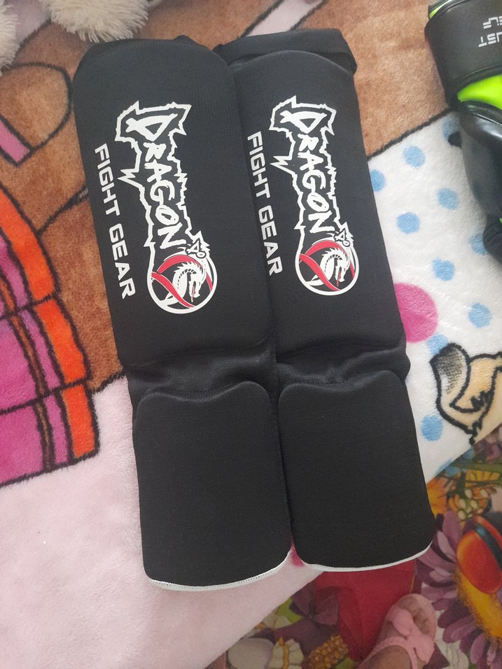 Velcro Kapanışlı Siyah Baskılı Motosiklet Diz Koruyucu - Görsel 2