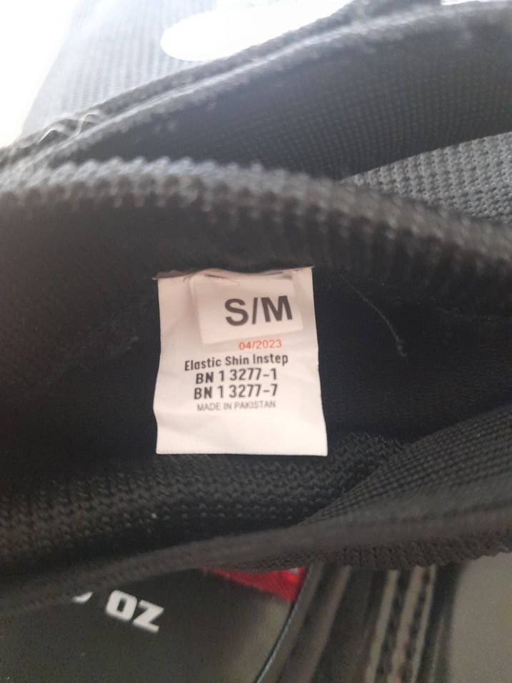 Velcro Kapanışlı Siyah Baskılı Motosiklet Diz Koruyucu - Görsel 4