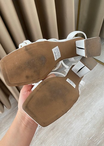 LC Waikiki Beyaz Minimalist Stiletto Topuklu Kadın Sandalet
