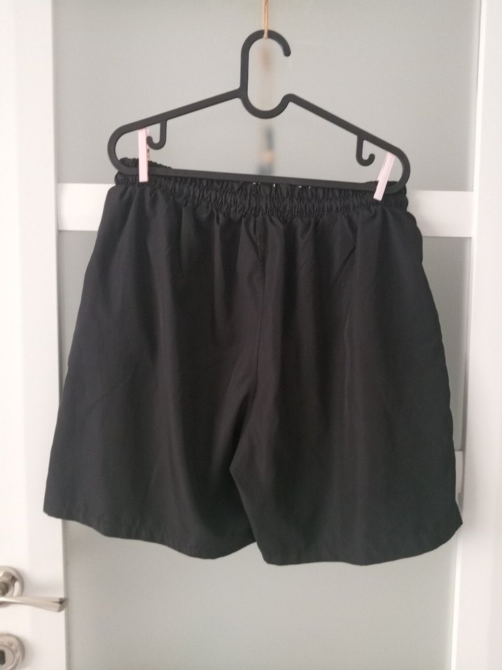 Nike Siyah Rahat Kesim Mini Şort - Görsel 3